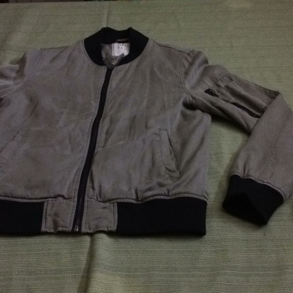 BOMBER JACKET BEAUTIFUL TOP EXCELLENT CONDITION